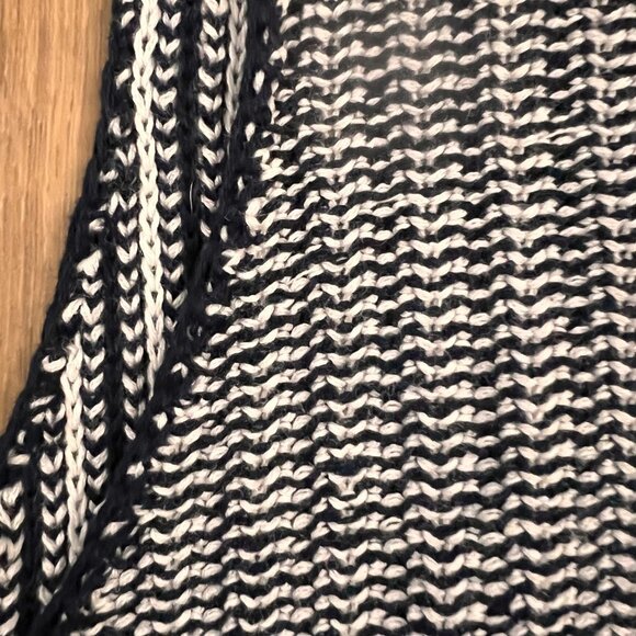 THML Sleeveless Sweater Tank Crochet Neckline Sz XS - Picture 7 of 12